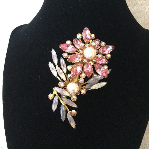 Jewelry - Large Vintage Flower Brooch Pin Pinks Rare Stones